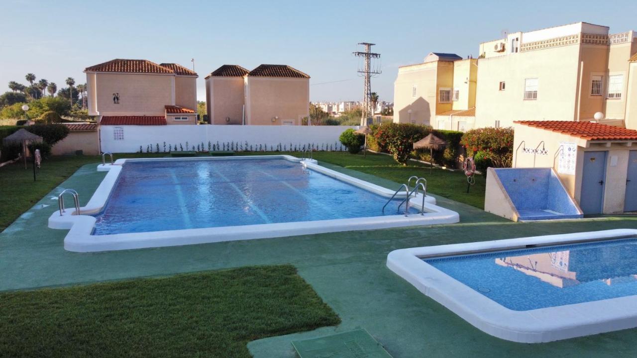 Holiday House Torrevieja Kültér fotó