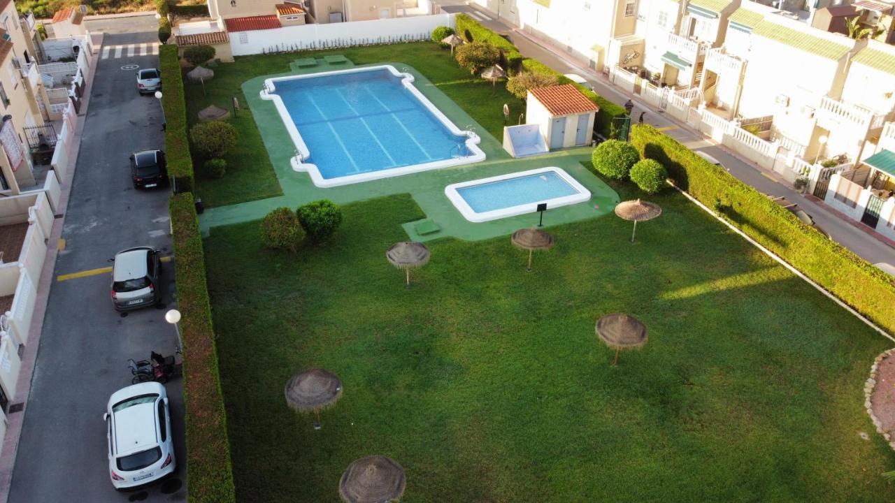 Holiday House Torrevieja Kültér fotó
